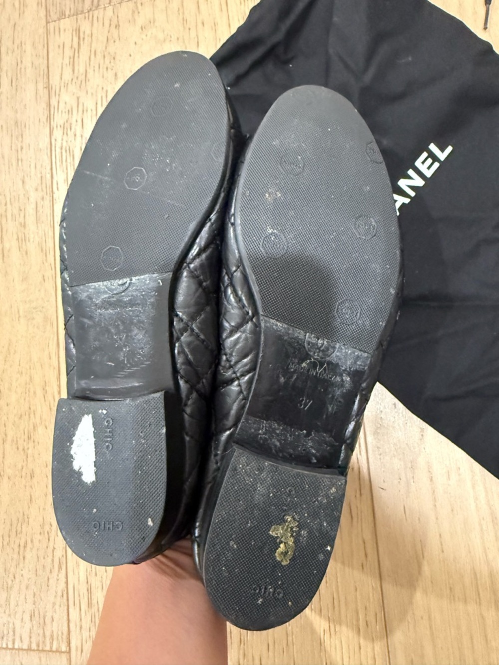 CHANEL Black Quilted Leather CC Logo Ballet Flats - Picture 5 of 5